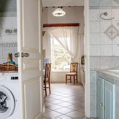 Neoclassical Splendor Unique Experience In Leros Apartment